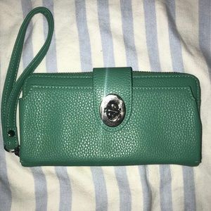 A green wristlet
